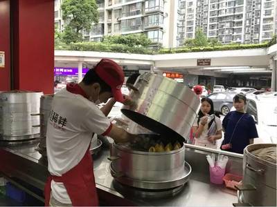 佶福祥包子:中南大学80后硕士卖包子 年营业额2亿元