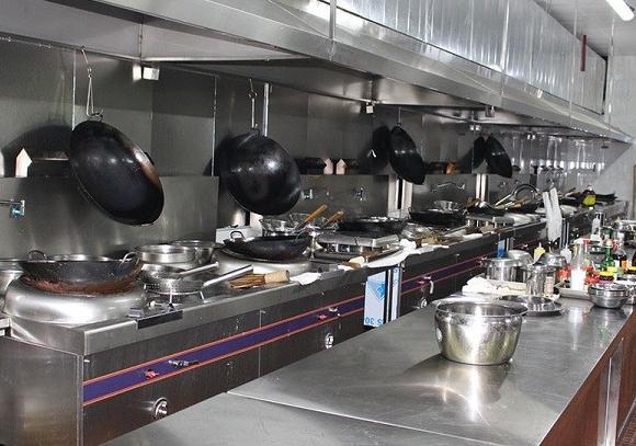 酒店厨房食堂厨房餐饮厨房排烟设备设施安装注意事项